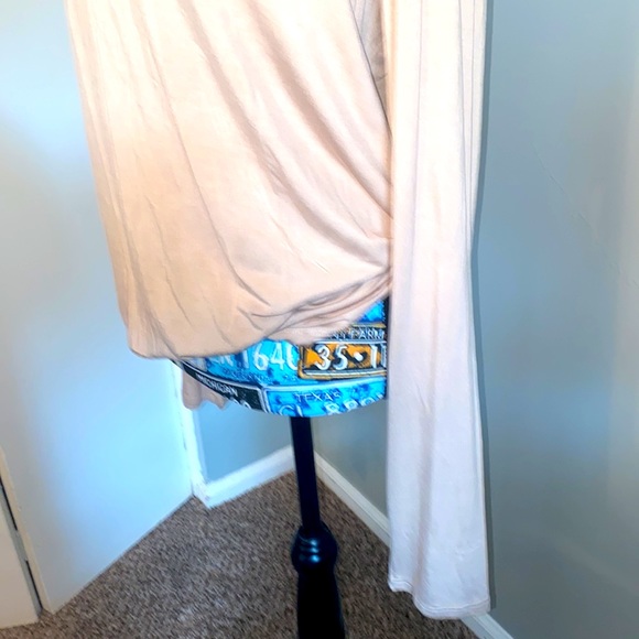 💰 Plus size long sleeve mock turtle neck top. Cream in color, very nice fabric - Picture 3 of 4